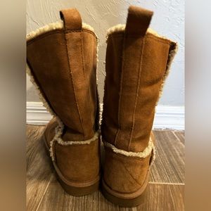 Like new American Eagle boots. Worn only a handful of times